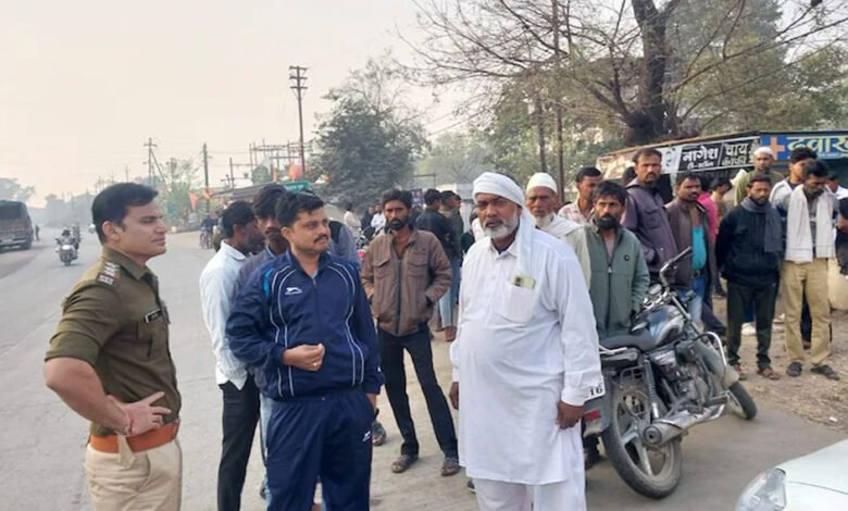देवास में सुबह अपराधियों ने घर से बुलाकर इलेक्ट्रॉनिक दुकानदार की गोली मारकर हत्या कर दी 1 KSHITITECH 22 A 29 1 KSHITITECH