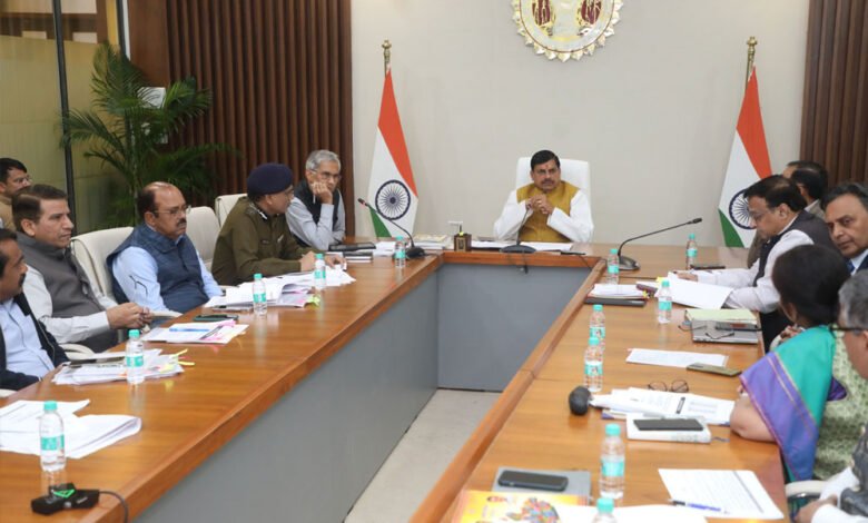 खाद वितरण कार्य व्यवस्थित हो, कालाबाजारी करने वालों के विरूद्ध उठाएं सख्त कदम : मुख्यमंत्री डॉ. यादव 1 KSHITITECH 23A 10 KSHITITECH