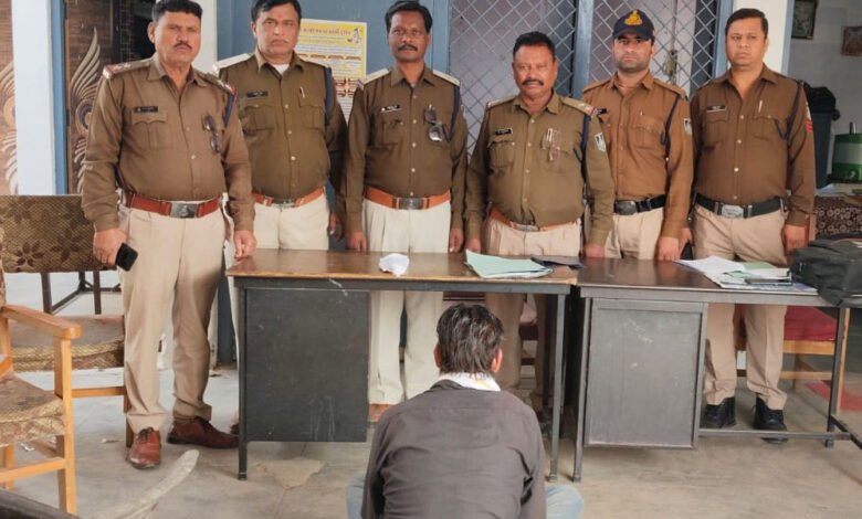 थाना बमीठा पुलिस ने हत्या का प्रयास करने वाले आरोपी को अवैध हथियार देशी कट्टा सहित किया गिरफ्तार 1 KSHITITECH 23A 23 KSHITITECH