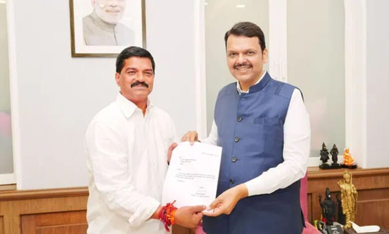 महाराष्ट्र चुनाव में विजयी निर्दलीय उम्मीदवार ने भाजपा को बिना शर्त समर्थन दिया 1 KSHITITECH 25A 129 KSHITITECH