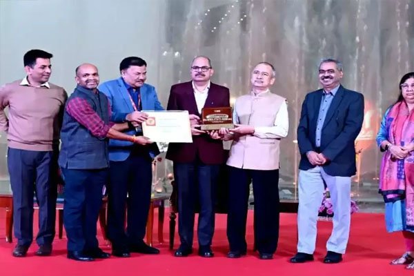 उत्कृष्ट प्रदर्शन के लिये सब्जेक्टिव प्रेजेंटेशन - राज्य के मण्डप में स्वर्ण पदक से पुरस्कृत 1 KSHITITECH 28A 6 1 KSHITITECH