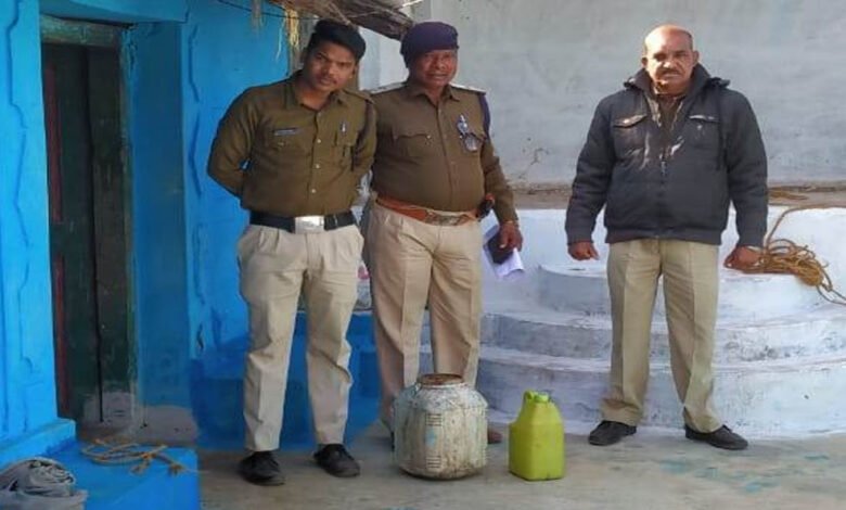 आबकारी विभाग की कार्यवाही में अवैध शराब के 04 प्रकरण कायम 1 KSHITITECH 29A 16 KSHITITECH