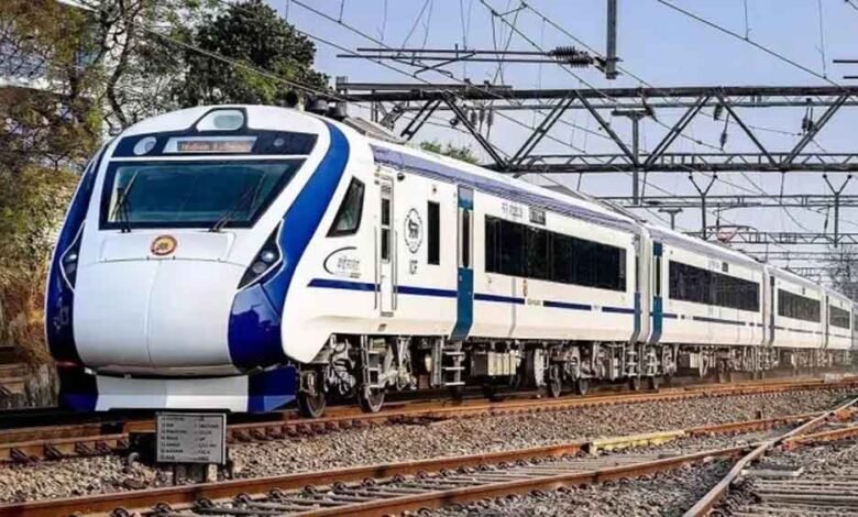 छत्तीसगढ़-दुर्ग में रेलवे ट्रैक पर बड़ा पत्थर देख ड्राइवर ने ब्रेक लगाकर वंदे भारत एक्सप्रेस को हादसे से बचाया 1 KSHITITECH Chhattisgarh 11 2 8 KSHITITECH