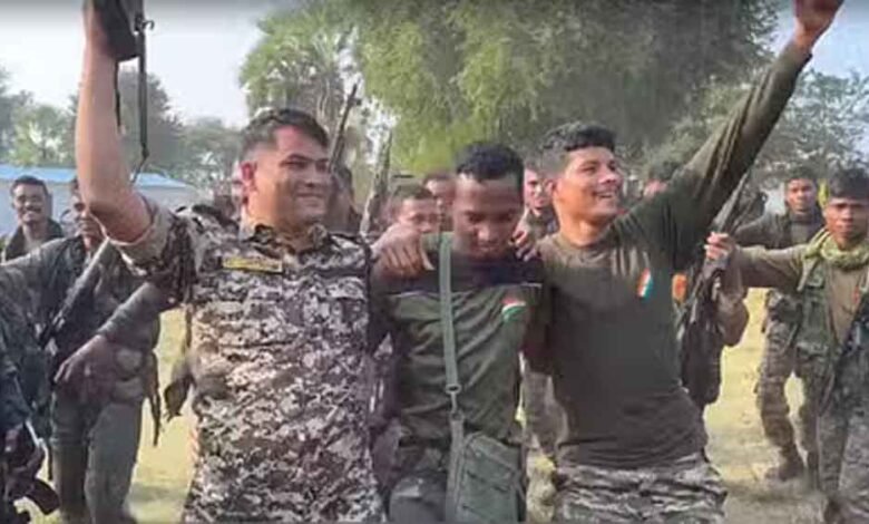 छत्तीसगढ़-सुकमा में 10 नक्सलियों को ढेर कर थिरके जवान 1 KSHITITECH Chhattisgarh 13 2 13 KSHITITECH
