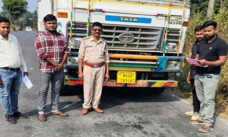 छत्तीसगढ़-बलरामपुर में अवैध परिवहन करने पर 730 बोरी अवैध धान और ट्रक जब्त 1 KSHITITECH Chhattisgarh 15 2 7 KSHITITECH