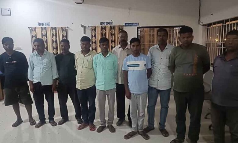 छत्तीसगढ़-बलरामपुर में पुलिस के छापे में नगदी के साथ 11 आरोपी गिरफ्तार 1 KSHITITECH Chhattisgarh 17 2 1 KSHITITECH