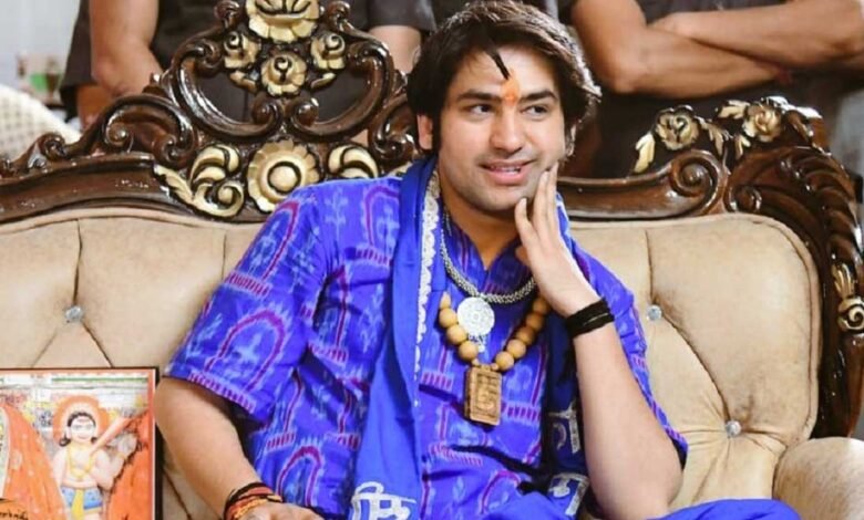 धीरेंद्र शास्त्री पदयात्रा में हिंदुओं से एकता की भिक्षा मांगेंगे, साथ ही वे बिछड़ों और पिछड़ों को गले लगायेंगे 1 KSHITITECH Dhirendra Krishna Shastri 63 4 1 KSHITITECH