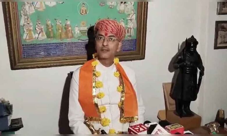 राजस्थान-उदयपुर के मेवाड़ राजघराने में धूणी दर्शन के बाद अब जुबानी जंग 1 KSHITITECH Rajasthan 01 2 22 KSHITITECH