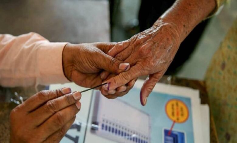 महाराष्ट्र और झारखंड में चुनाव में आज बुधवार को वोटिंग, इसी के साथ लोगों को चुनाव नतीजों का इंतजार रहेगा 1 KSHITITECH Voter1F KSHITITECH