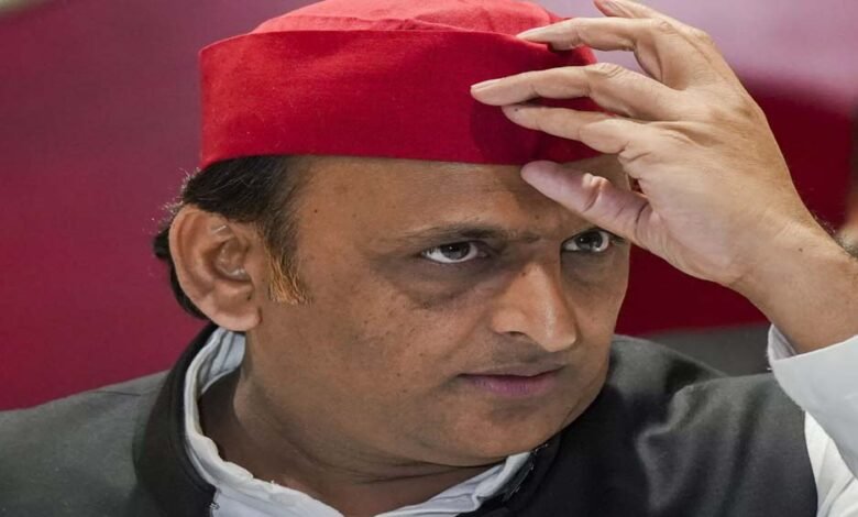 मुख्यमंत्री योगी के 'बंटेंगे तो कटेंगे' नारा को लेकर सपा मुखिया अखिलेश यादव ने निशाना साधा 1 KSHITITECH akhilesh yadav 11 5 KSHITITECH