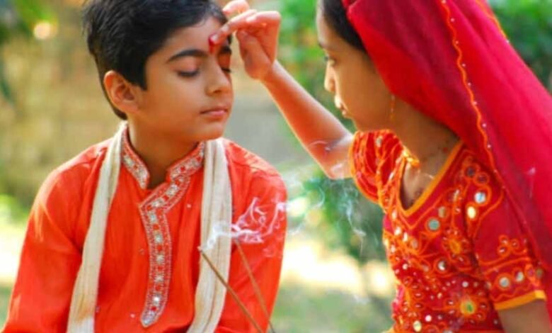भाई-बहन के प्यार के प्रतीक दूज का पर्व, जाने तिलक करने का सही नियम 1 KSHITITECH bhai dooj1 KSHITITECH