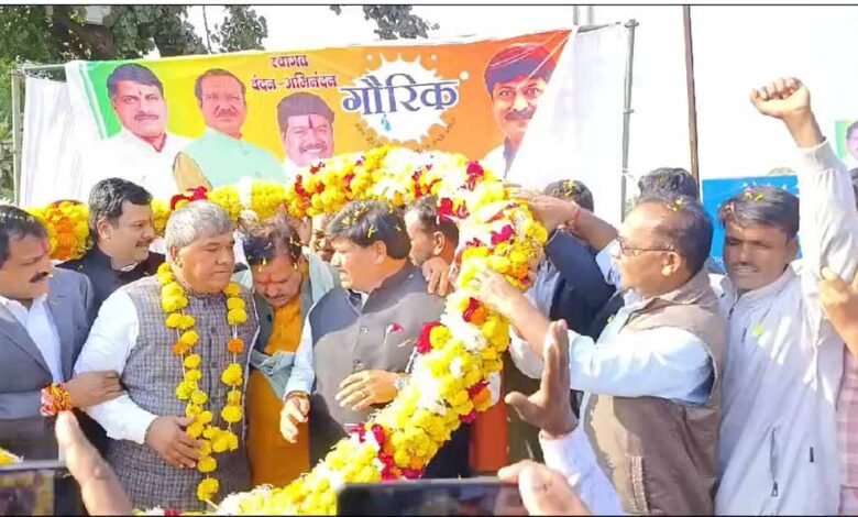 बीजेपी के तीन बार के पूर्व विधायक बहादुर सिंह चौहान के साथ बीजेपी के ही कार्यकर्ताओं ने की मारपीट 1 KSHITITECH bjp1 5 KSHITITECH