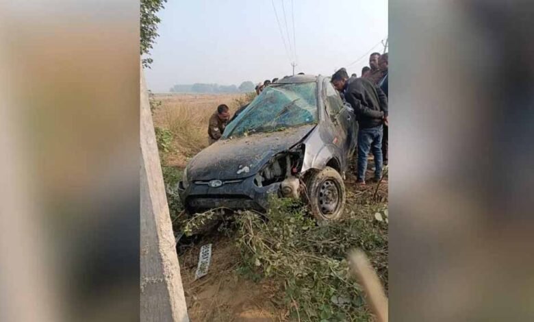 उत्तर प्रदेश में औरैया जिले के सहायल थाना क्षेत्र में तेज रफ्तार कार अनियंत्रित होकर पेड़ से टकराई, तीन लोगों की मौत 1 KSHITITECH car ac1 KSHITITECH