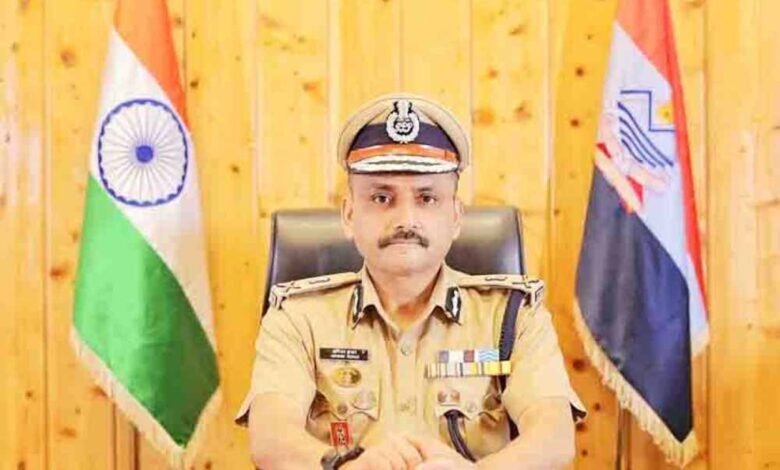 डीजीपी ने दिए बैरियर व सीसीटीवी की निगरानी बढ़ाने के निर्देश 1 KSHITITECH dgp 1 KSHITITECH