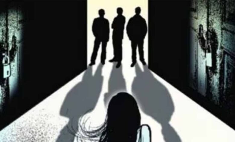 कटक में तीन पुलिस थानों ने 19 वर्षीय एक कॉलेज छात्रा की शिकायत दर्ज करने से इनकार कर दिया, कांग्रेस ने आरोप लगाया 1 KSHITITECH gang1 1 KSHITITECH
