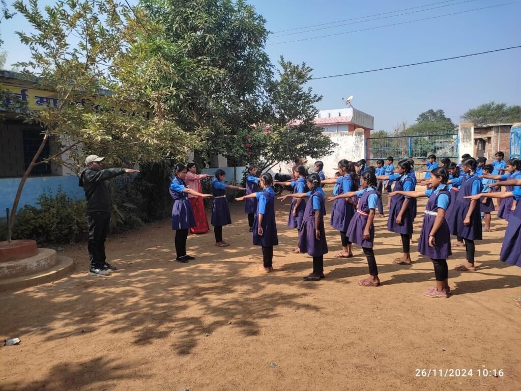 संविधान दिवस: कलेक्टोरेट, जिला पंचायत सहित विभिन्न शासकीय कार्यालयों एवं स्कूलों में संविधान की प्रस्तावना का किया गया सामूहिक वाचन 4 KSHITITECH img 20241126 wa00215340569764873560936 KSHITITECH
