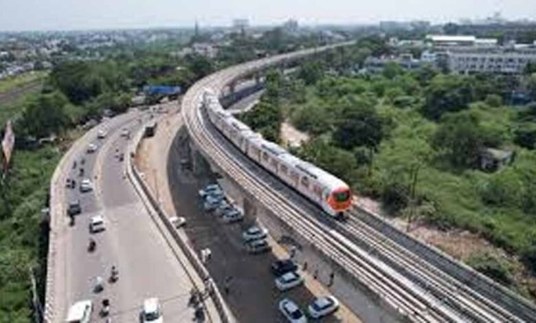 भोपाल शहर में आसान नहीं मेट्रो की राह, बैरसिया रोड पर करोंद चौराहे से लेकर सिंधी कालोनी तक मृदा परीक्षण का काम किया जा रहा है 1 KSHITITECH metro KSHITITECH