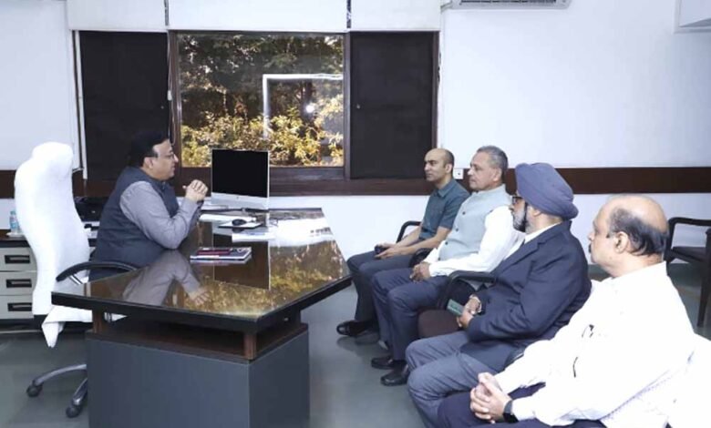 आरडीएसएस के कार्य निर्धारित समय में गुणवत्ता से पूर्ण हों-नीरज मंडलोई 1 KSHITITECH niraj KSHITITECH