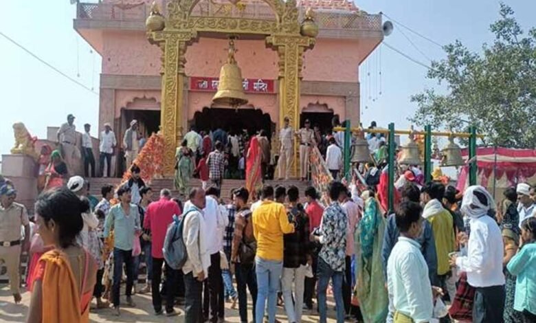 दतिया के मां रतनगढ़ माता मंदिर मेले में 30 लाख से अधिक श्रृद्धालुओं ने किए दर्शन 1 KSHITITECH ratan KSHITITECH
