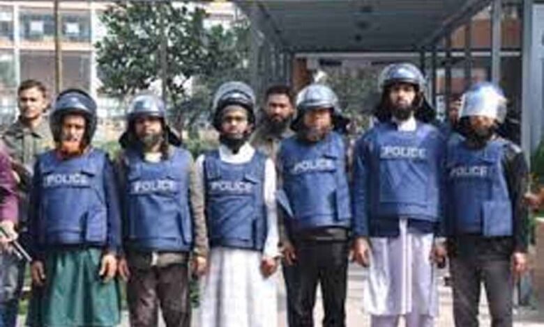 रत्नागिरी जिले में अवैध रूप से रह रहे 13 बांग्लादेशी घुसपैठियों को स्थानीय पुलिस के सहयोग से एटीएस की टीम ने किया गिरफ्तार 1 KSHITITECH ratna KSHITITECH