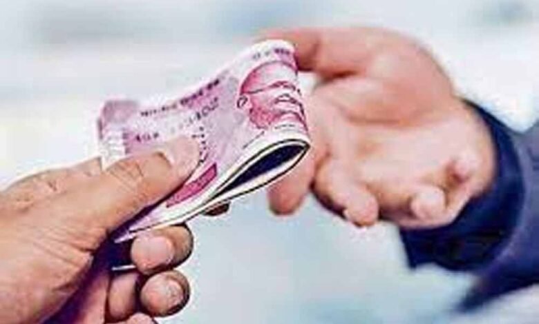 पोस्टमॉर्टम रिपोर्ट देने के लिए डॉक्टर ने मांगे 50 हजार, लोकायुक्त की टीम ने पकड़ा, किया मामला दर्ज 1 KSHITITECH riswat1 KSHITITECH
