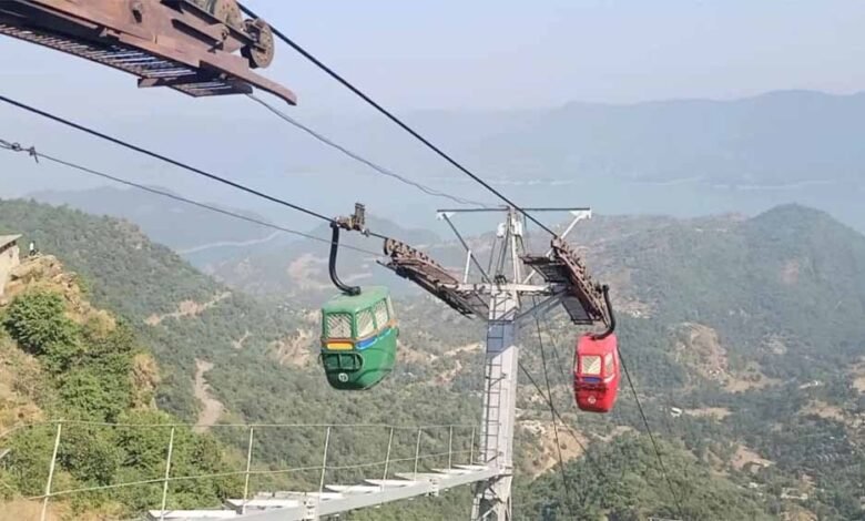 कटरा में रोपवे परियोजना के विरोध में प्रदर्शन, दुकानदारों व मजदूरों ने चाैथे दिन रखी हड़ताल, पुलिस पर पथराव 1 KSHITITECH ropeway1 KSHITITECH