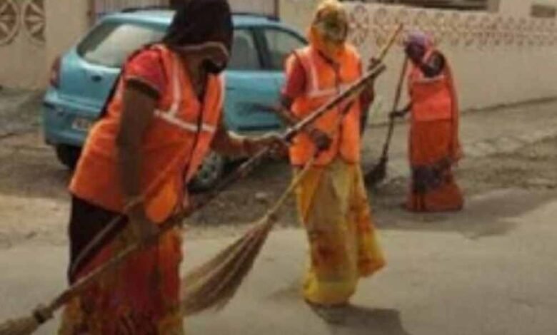 मुख्यमंत्री नायब सिंह सैनी ने हाल ही में सफाई कर्मचारियों के वेतन में उल्लेखनीय वृद्धि की घोषणा की 1 Console Corptech Pradakshina Consulting Pvt Ltd safai1 Console Corptech Pradakshina Consulting Pvt Ltd