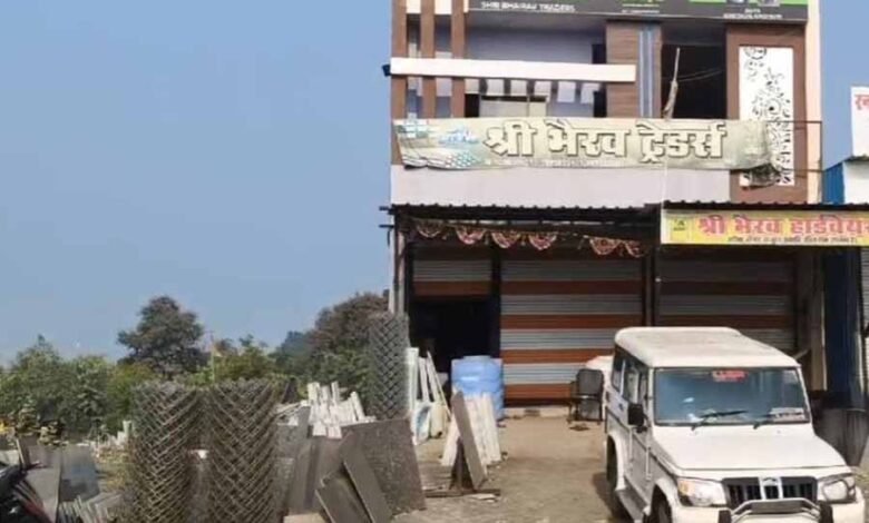 आष्टा में करोड़ों का आसामी निकला पंचायत सचिव, 2 घंटे चली लोकायुक्त की छापेमारी 1 KSHITITECH 1 1024 KSHITITECH