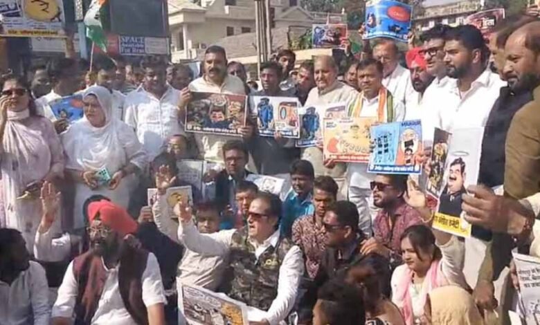 बैज के नेतृत्व में अंबेडकर चौक से राजभवन तक कांग्रेस ने निकाली प्रदर्शन रैली 1 KSHITITECH 1 655 KSHITITECH