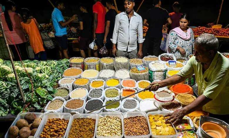 इकोनॉमी के लिए डबल गुड न्यूज, नवंबर में देश की जनता को राहत मिली है और महंगाई घटी 1 KSHITITECH 12A 102 KSHITITECH