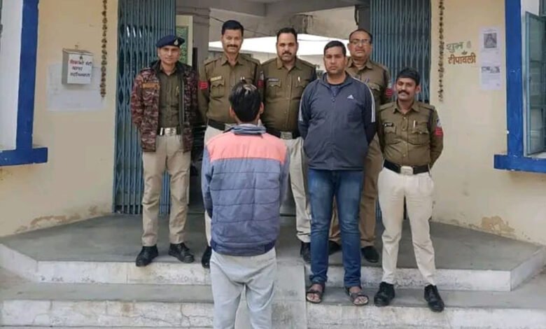 छतरपुर पुलिस ने पेट्रोलिंग के दौरान 2 स्थाई वारंटी सहित कुल 24 आरोपियों को किया गिरफ्तार 1 KSHITITECH 18A 58 KSHITITECH