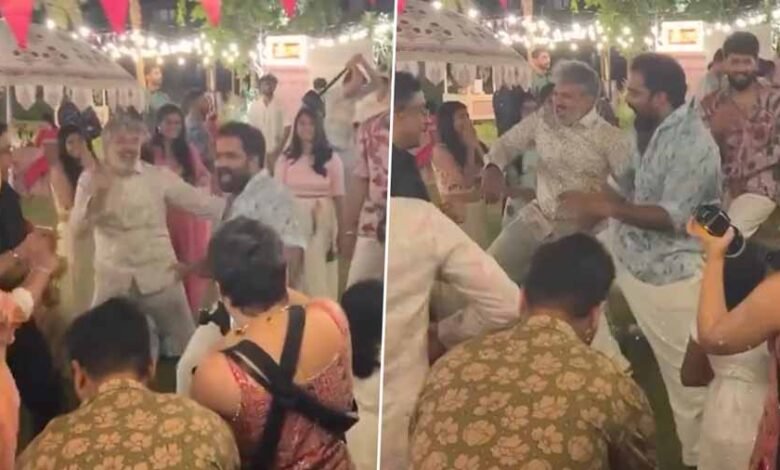 एस.एस. राजामौली ने एनटीआर जूनियर की आयुध पूजा की धुनों पर डांस किया 1 KSHITITECH 2 246 KSHITITECH