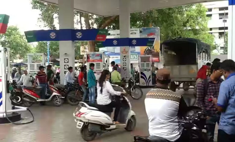 छिंदवाड़ा में कलेक्टर ने बिना हेलमेट बाइक चालकों को पेट्रोल न देने के आदेश दिए 1 Console Corptech Pradakshina Consulting Pvt Ltd 31A 62 Console Corptech Pradakshina Consulting Pvt Ltd