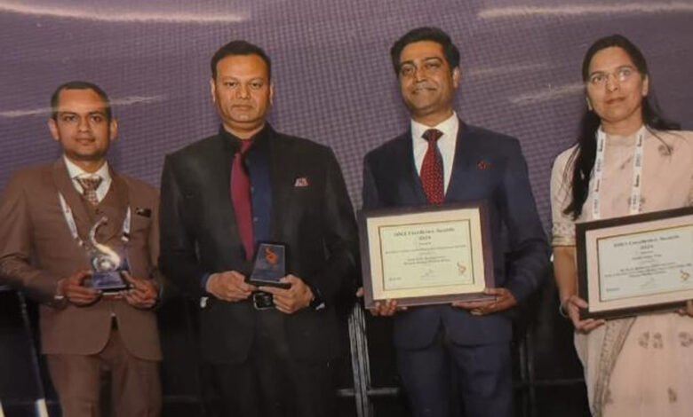 देश में प्रथम स्थान तथा ट्रेनिंग एवं कैपिसिटी बिल्डिंग में देश में द्वितीय स्थान हेतु अवार्ड प्रदान कर सम्मानित किया गया 1 KSHITITECH 7A 2 1 KSHITITECH