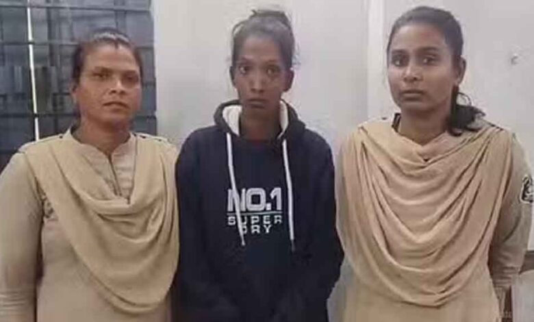 छत्तीसगढ़-राजनांदगांव में पुलिस आरक्षक भर्ती गड़बड़ी में महिला अभ्यर्थी गिरफ्तार 1 KSHITITECH Cg 04 2 8 KSHITITECH