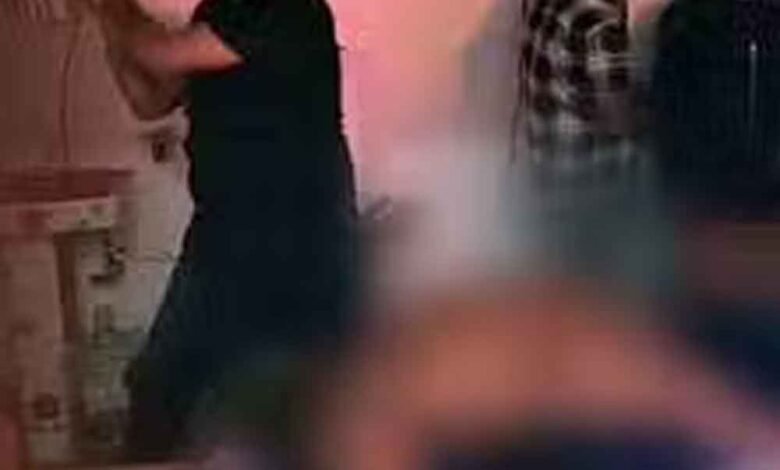 छत्तीसगढ़-रायगढ़ में दबंग ने युवक के कपडे उतरवाकर बेल्ट से बेरहमी से पीटा 1 KSHITITECH Chhattisgarh 03 2 6 KSHITITECH