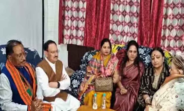 छत्तीसगढ़-रायपुर जेपी नड्डा ने पूर्व राज्यसभा सदस्य दिवंगत गोपाल व्यास के परिजनों से की मुलाकात 1 KSHITITECH Chhattisgarh 03 2 9 KSHITITECH