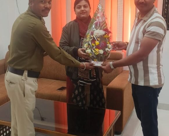 छत्तीसगढ़ राज्य की प्रथम महिला जिला सेनानी और फायर ऑफिसर योग्यता साहू ने एक उल्लेखनीय उपलब्धि हासिल की है। उन्होंने राष्ट्रीय फायर कॉलेज, नागपुर में 6 महीने का कठिन और विशेष प्रशिक्षण सफलतापूर्वक पूरा किया। इस उपलब्धि के माध्यम से उन्होंने न केवल राज्य बल्कि जांजगीर जिले का भी गौरव बढ़ाया है। 1 KSHITITECH IMG 20241226 WA0011 KSHITITECH