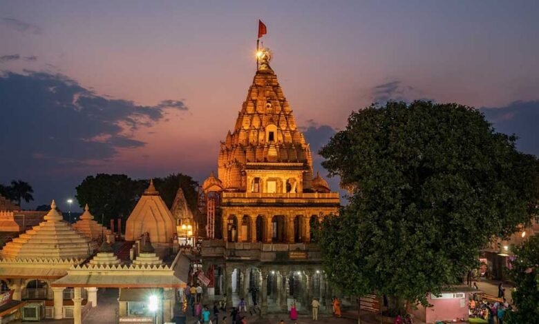 नए साल में श्रद्धालुओं की सुविधा का ध्यान रखते हुए महाकाल दर्शन की नई व्यवस्था तैयार 1 KSHITITECH Mahakal temple A 51 3 KSHITITECH