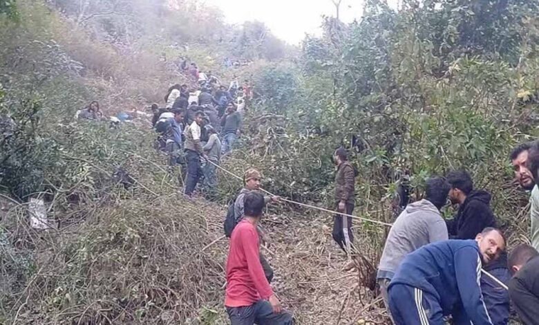 अल्मोड़ा से हल्द्वानी जा रही रोडवेज बस खाई में गिरी, 3 की मौत कई घायल 1 KSHITITECH bus1 4 KSHITITECH