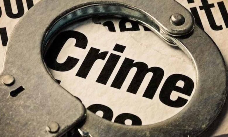 बदमाश शराब पीकर अश्लील गाने स्पीकर लगाकर बजा रहे थे इसको बंद करवाने गए युवक को आरोपियों ने जान से मारा 1 KSHITITECH crime1 KSHITITECH