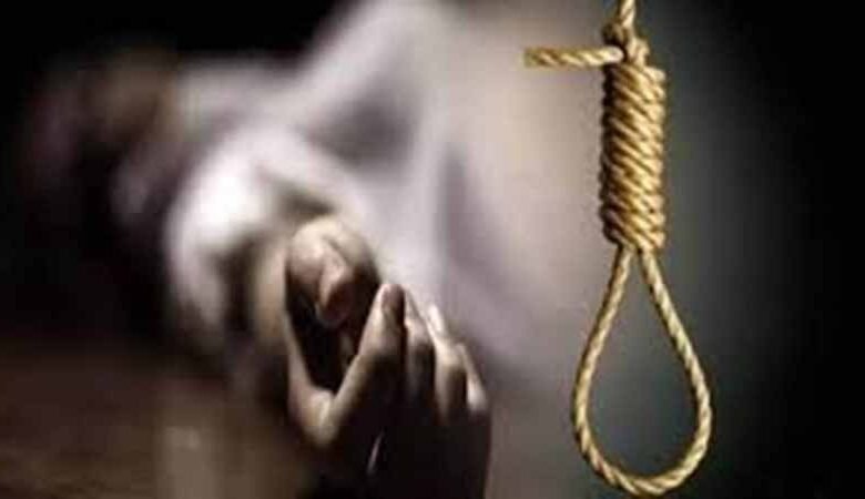 आरंग में युवक ने सरकारी स्कूल की छत पर फांसी लगाकर कर ली खुदखुशी 1 KSHITITECH fail KSHITITECH
