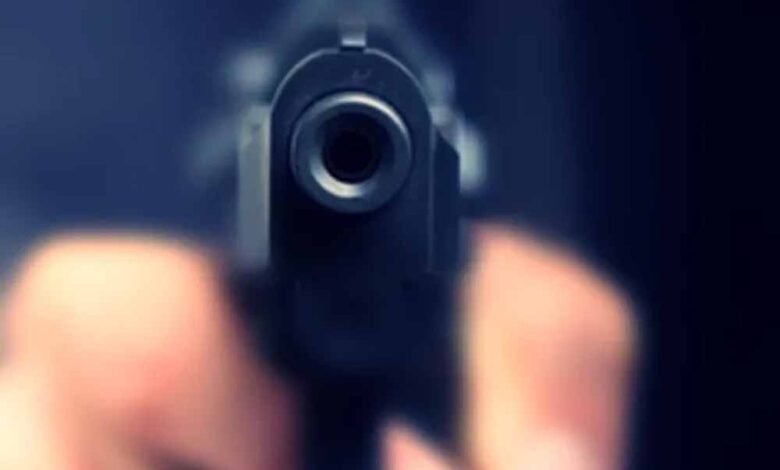 मध्य प्रदेश के मुरैना जिले में एक रिटायर्ड फौजी ने पत्नी को गोली मारने के बाद खुदकुशी की 1 KSHITITECH goli1 2 KSHITITECH