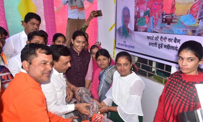 उप मुख्यमंत्री देवड़ा बोले - बहनों को आत्मनिर्भर बनाने की दिशा में सराहनीय कदम 1 KSHITITECH ja 1 KSHITITECH