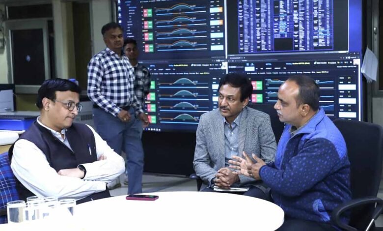 एसीएस श्री मंडलोई ने लिया लोड डिस्पैच सेंटर की कार्यप्रणाली का जायज़ा 1 KSHITITECH jayja KSHITITECH