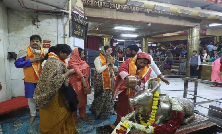 केंद्रीय मंत्री अन्नपूर्णा देवी ने महाकाल की नगरी उज्जैन में किये महाकालेश्वर के दर्शन, नंदी हॉल में बैठकर लगाया ध्यान 1 KSHITITECH mini1 3 KSHITITECH