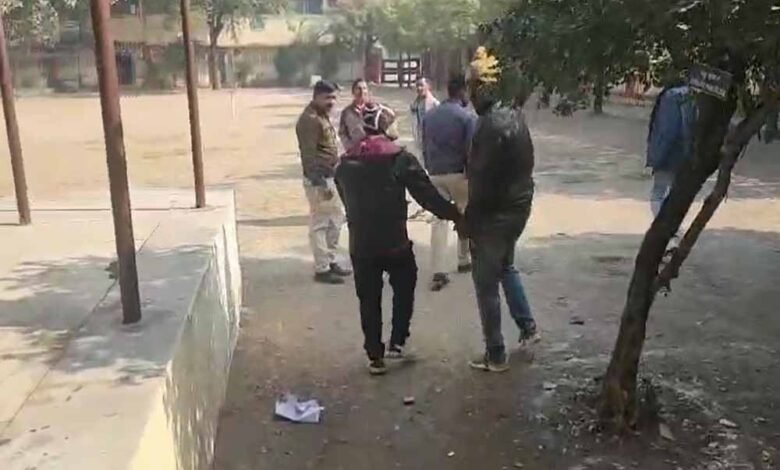 पीजी कॉलेज में एलएलबी का परीक्षार्थी नहीं बता पाया मां का नाम, पुलिस को हुआ शक, पूछतांछ के बाद पहुंचाया जेल 1 KSHITITECH pg co1 KSHITITECH