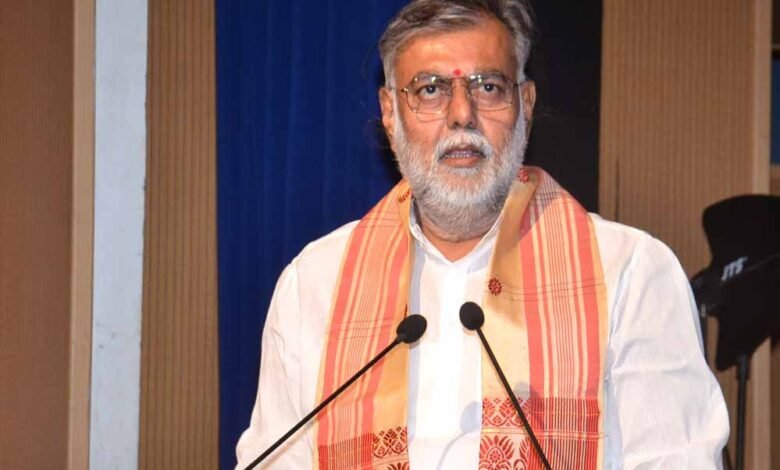 "प्रधानमंत्री ग्राम सड़क योजना की दो दशकों से अधिक की सफलता" कार्यक्रम में पंचायत एवं ग्रामीण विकास मंत्री पटेल भी होंगे शामिल 1 KSHITITECH prahlad patelA 8 1 KSHITITECH