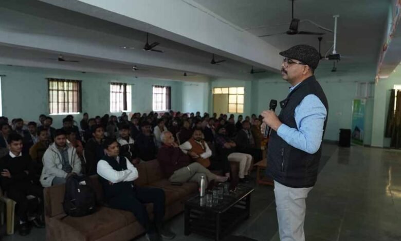 लोक स्वास्थ्य को बेहतर बनाने के लिए 'SocialEpidemiology' का प्रयोग बहुत जरूरी है: डॉ प्रशांत केशरवानी 1 KSHITITECH prashant 1 KSHITITECH