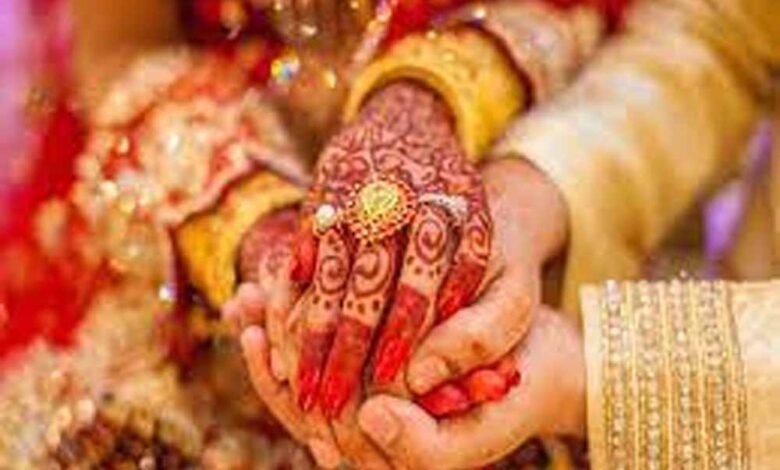 जबलपुर क्षेत्राधिकार को लेकर जारी एडवायजरी, विवाह कराने से पूर्व पंडित जी को वर-वधु के जन्म प्रमाण-पत्र की जांच करनी होगी 1 KSHITITECH shadi1 KSHITITECH